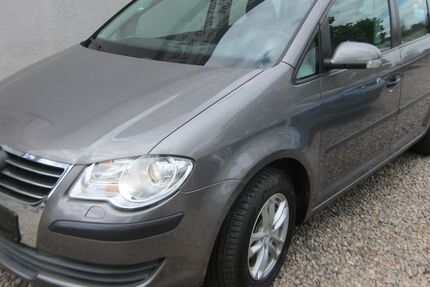 VW Touran 180.496 km 4.999 &euro; Hamburg 22147