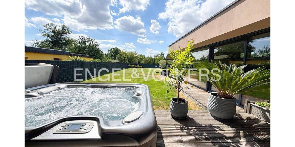 Exklusives Architekten-Haus im Bungalowstil mit Whirlpool, Doppelgarage und Smart Home 4 zimmer