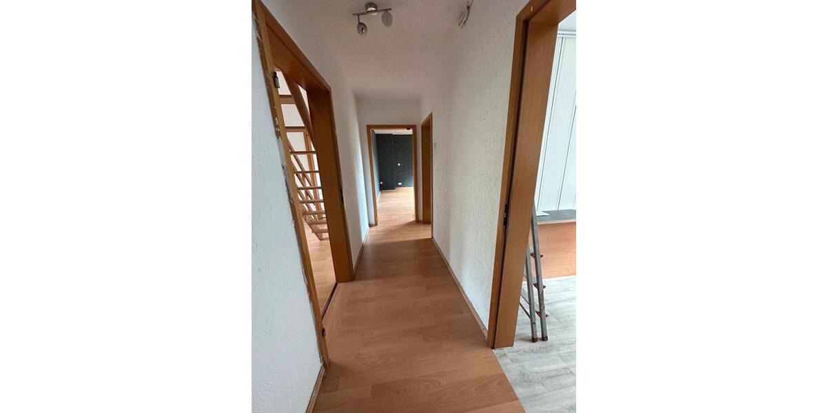 Etagenwohnung Bremerhaven - 5 Zimmer, 130 m&sup2;, 1.400&euro; | Angebot:25095765