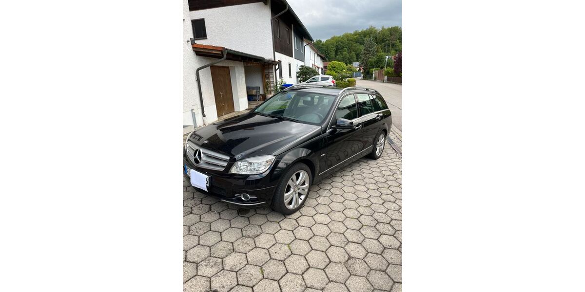 Mercedes-Benz 220 209.000 km 7.150 &euro; Tüßling 84577