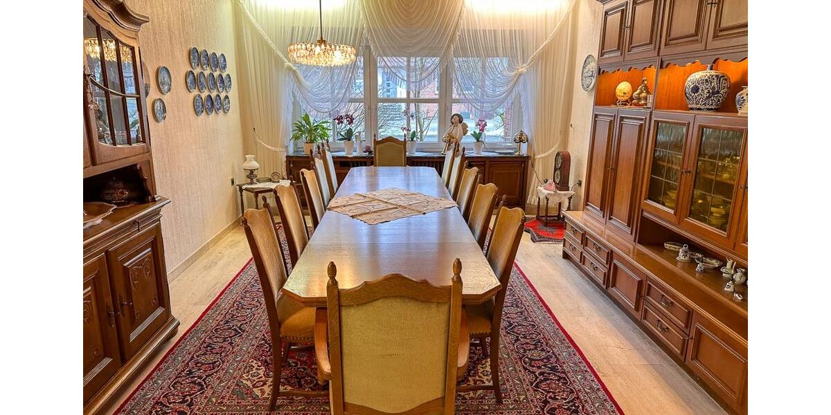 Villa Tülau - 11 Zimmer, 434 m&sup2;, 2.000&euro; | Angebot:22250385