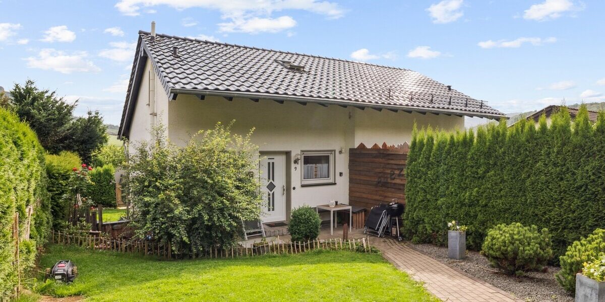 Ferienhaus im Feriendorf Olsberg – saniert & möbliert Erwerb über Mietkauf - Doppelhaushälfte Olsberg | Angebot:25552916