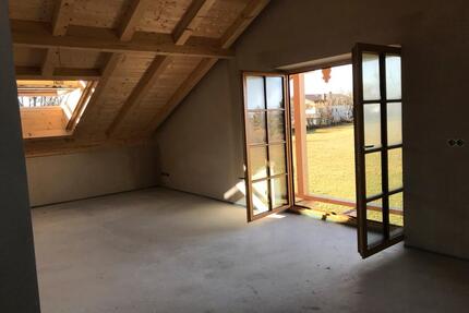 Helle 3-Zimmer Dachgeschoßwohnung *Neubau*in Neufahrn bei Egling