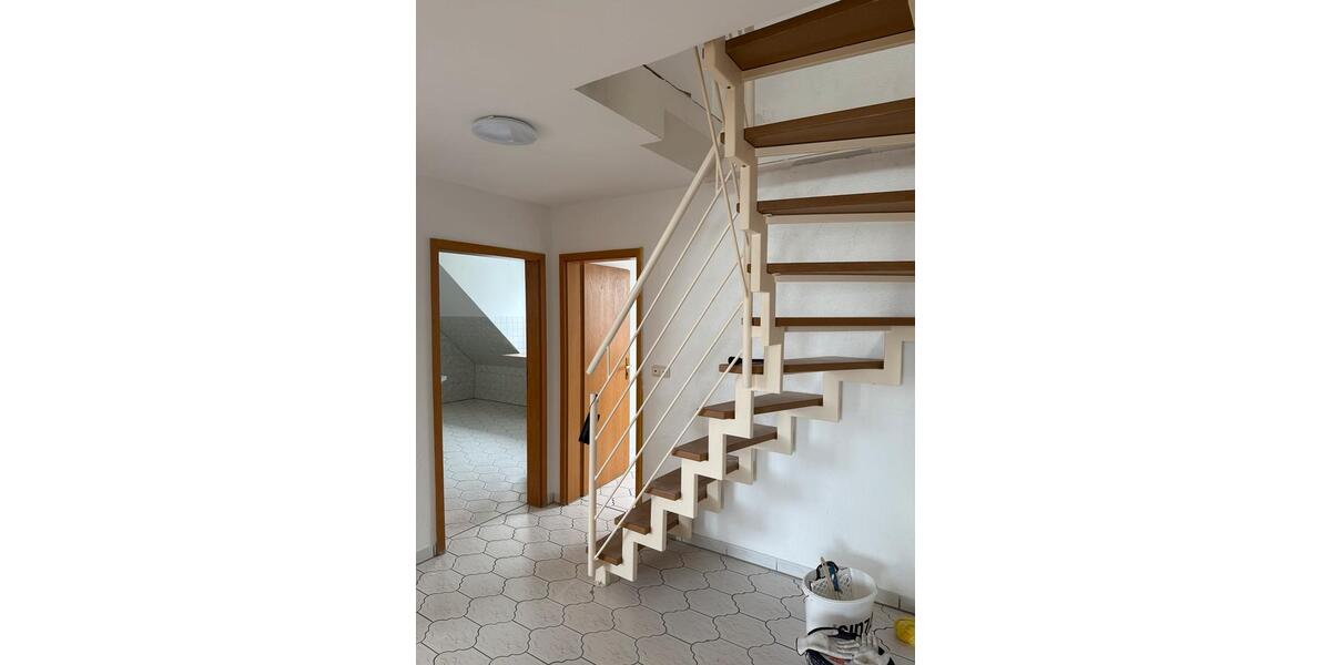 Etagenwohnung Bergen - 5 Zimmer, 103 m&sup2;, 1.020&euro; | Angebot:25539311