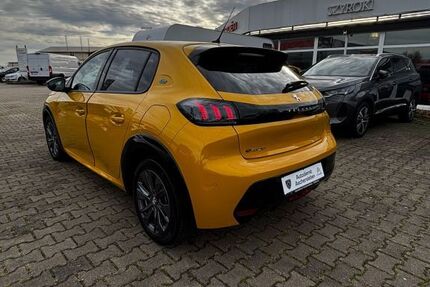 Peugeot 208 9.800 km 13.490 &euro; Aschersleben 06449