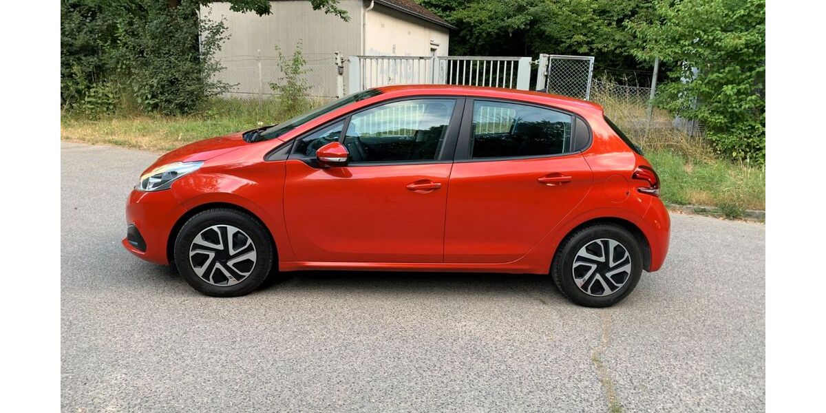 Peugeot 208 73.500 km 6.950 &euro; Sinzig 53489