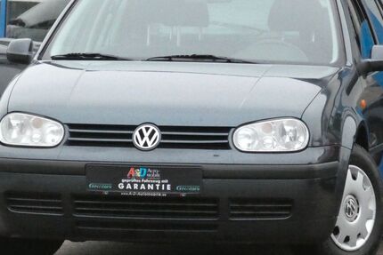 VW Golf 163.000 km 2.490 &euro; Marienmünster 37696