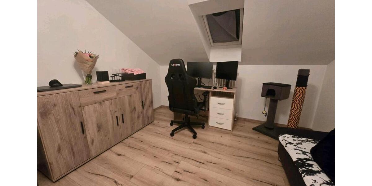 Dachgeschoßwohnung Wallersdorf - 3 Zimmer, 90 m&sup2;, 850&euro; | Angebot:25759676