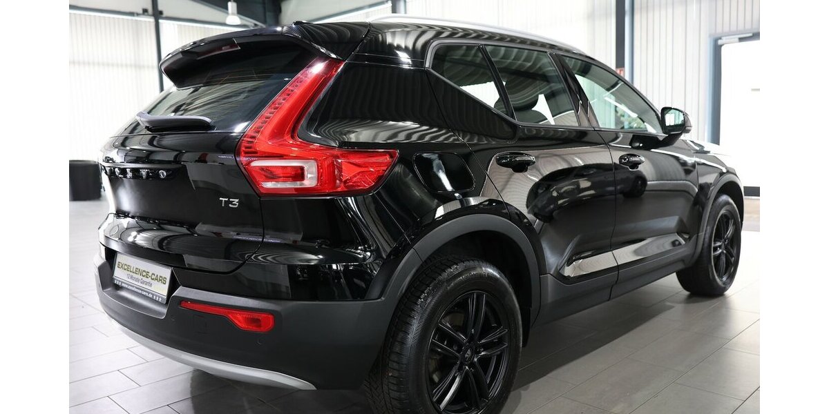 Volvo XC40 T3 MOMENTUM-PRO VIRTUAL-COCKPIT, MATRIX-LED 74.000 km 23.444 &euro; Hamm 59077