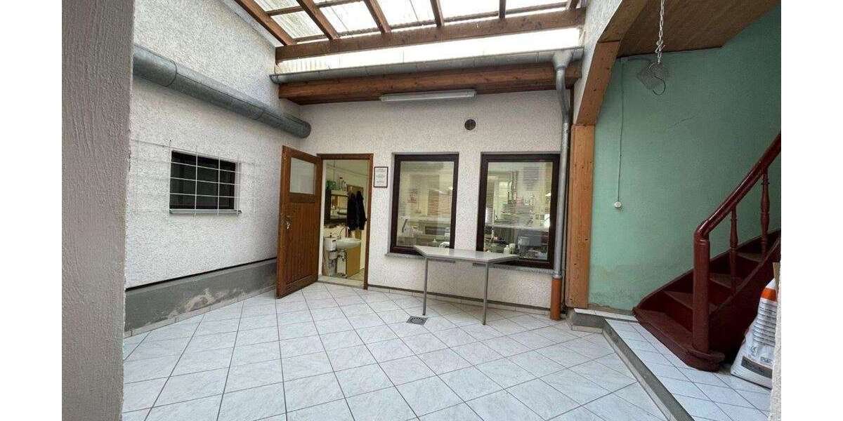 **keine Käuferprovision** Wohn- und Geschäftshaus in Pößneck mit schönem Garten - Mehrfamilienhaus, Wohnhaus Pößneck | Angebot:19742050