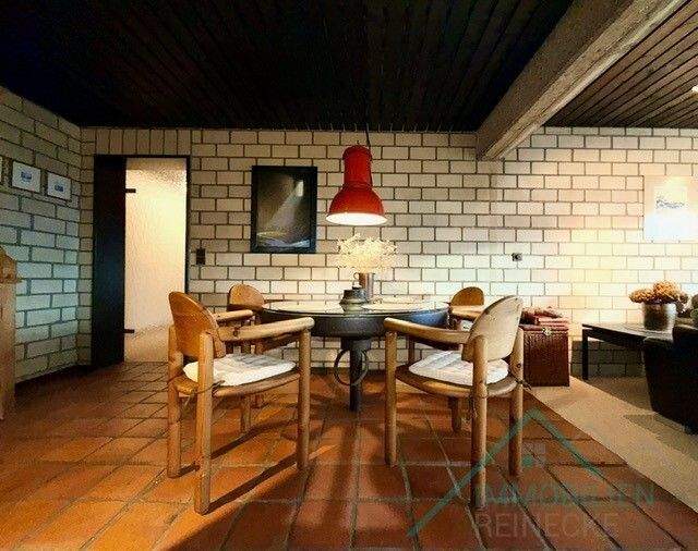 Südlage - Großzügige 3-Zimmer-Wohnung mit eigenem Eingang und stilvoller Architektur der 70er 3 zimmer