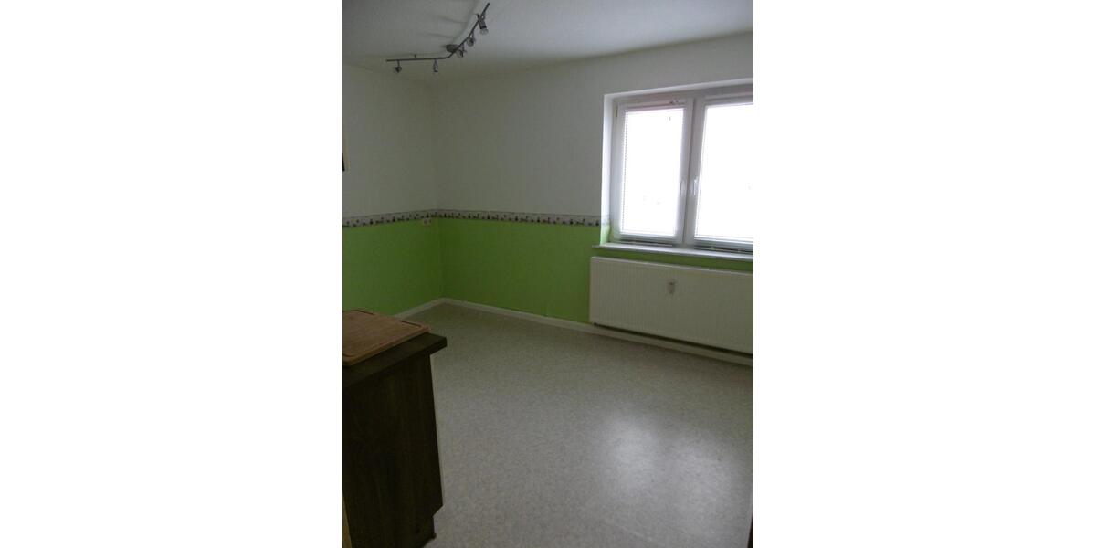 Erdgeschoßwohnung Gröditz - 1 Zimmer, 36 m&sup2;, 190&euro; | Angebot:25438190