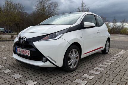 Toyota Aygo (X) 78.356 km 9.800 &euro; Singen 78224
