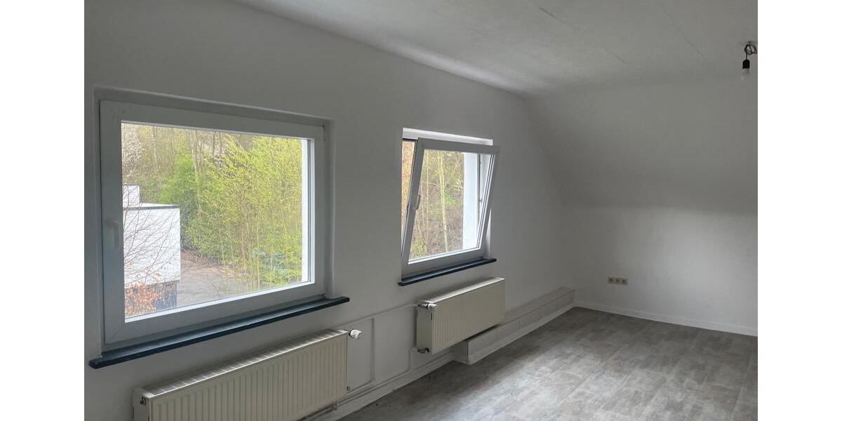 Dachgeschoßwohnung Iserlohn - 3.5 Zimmer, 80 m&sup2;, 500&euro; | Angebot:24841562