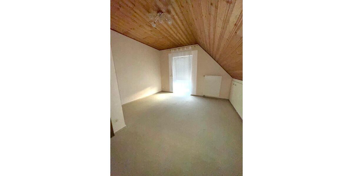 charmante 4 -Zimmer Wohnung mit Doppelgarage und EBK 4 zimmer