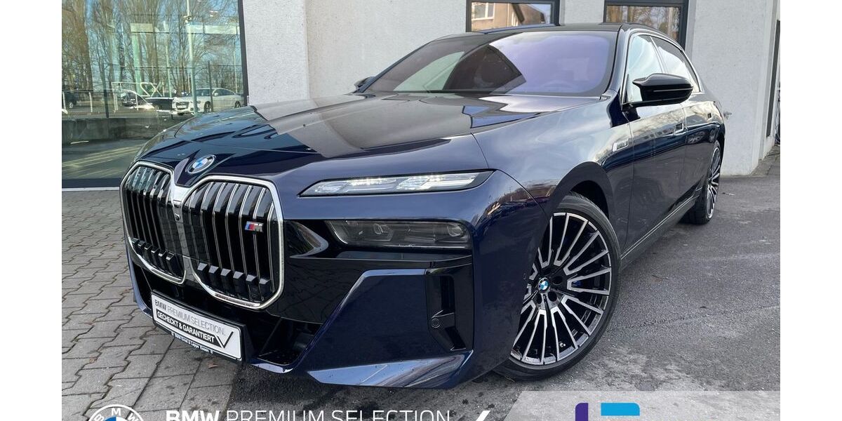 BMW i7 2.913 km 133.930 &euro; Essen 45134