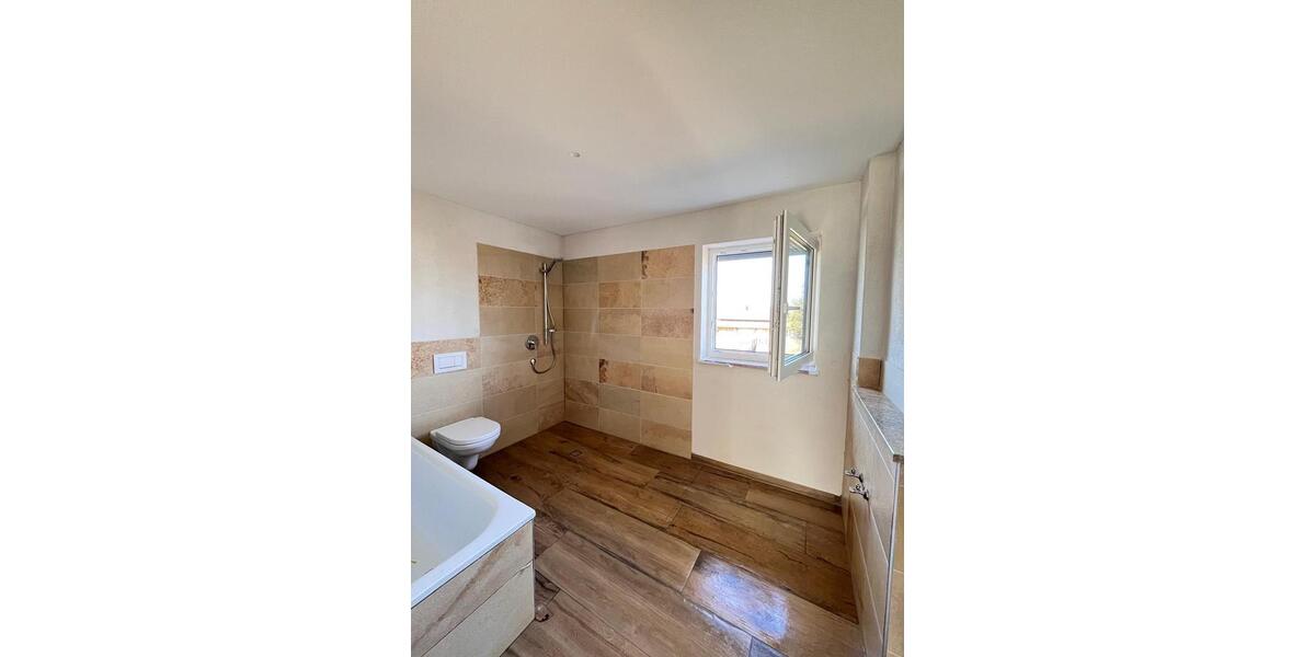 Doppelhaushälfte Egmating - 7 Zimmer, 174 m&sup2;, 2.600&euro; | Angebot:25384338