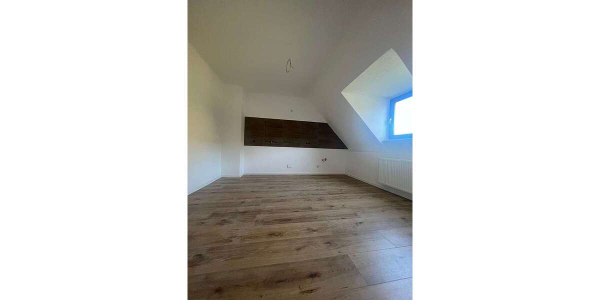 Helle 3-Zimmer-Dachgeschosswohnung in St. Ingbert-Rentrisch ( Saniert) - 3- Saarbrücken | Angebot:27111787