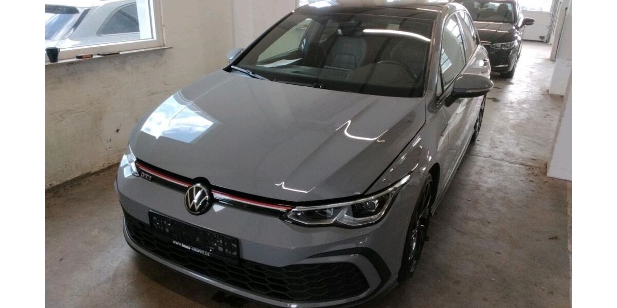 VW Golf 32.550 km 29.880 &euro; Asslar 35614