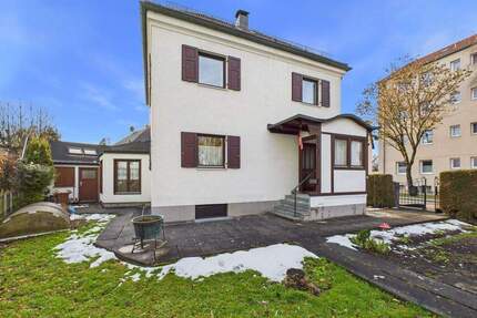 Altbauflair mit guter Substanz 3 zimmer