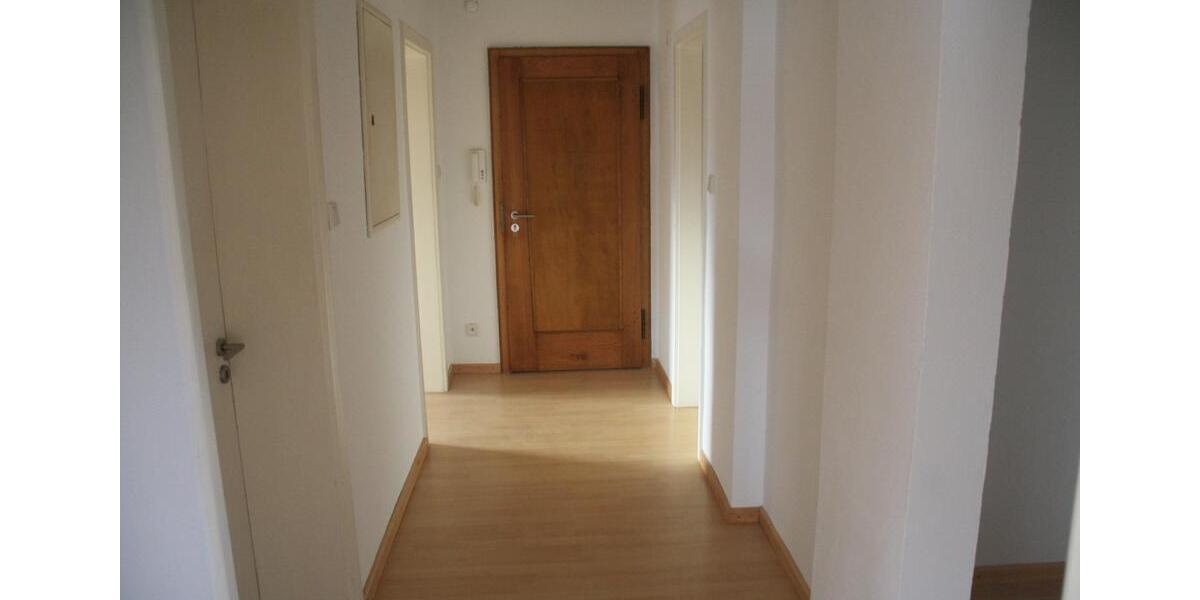 Etagenwohnung Neutraubling - 3.5 Zimmer, 85 m&sup2;, 1.150&euro; | Angebot:25148487