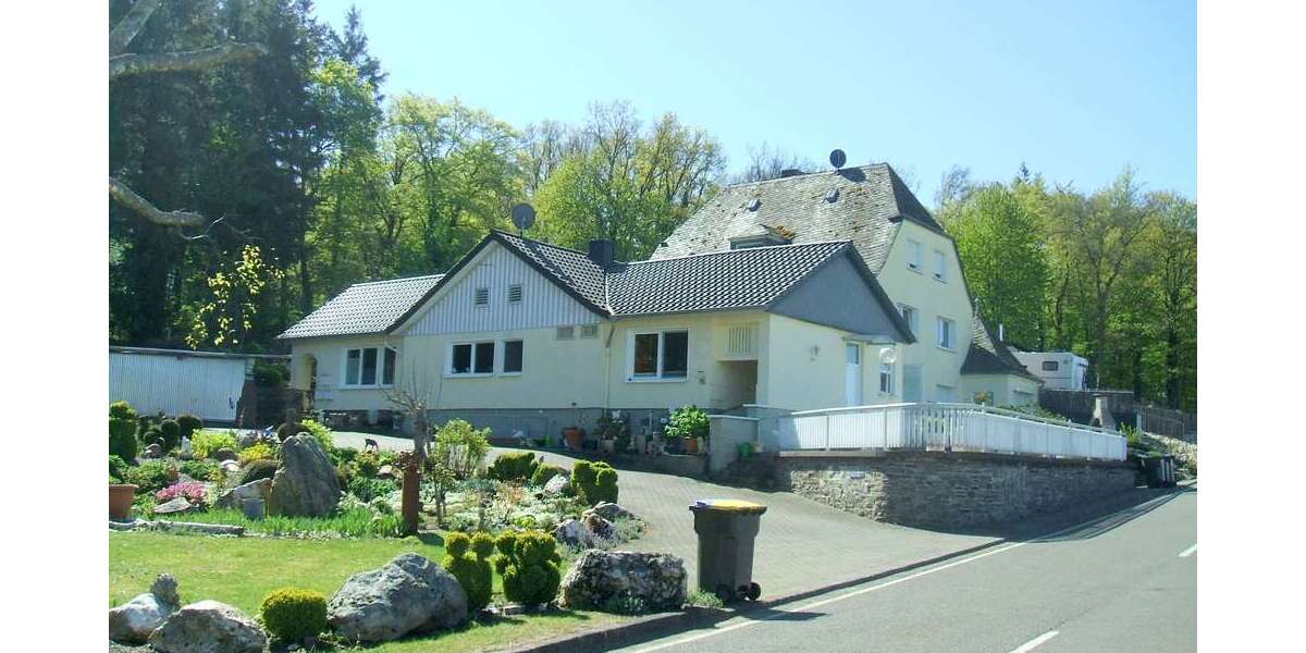 Etagenwohnung Tellig - 3 Zimmer, 110 m&sup2;, 750&euro; | Angebot:26459187