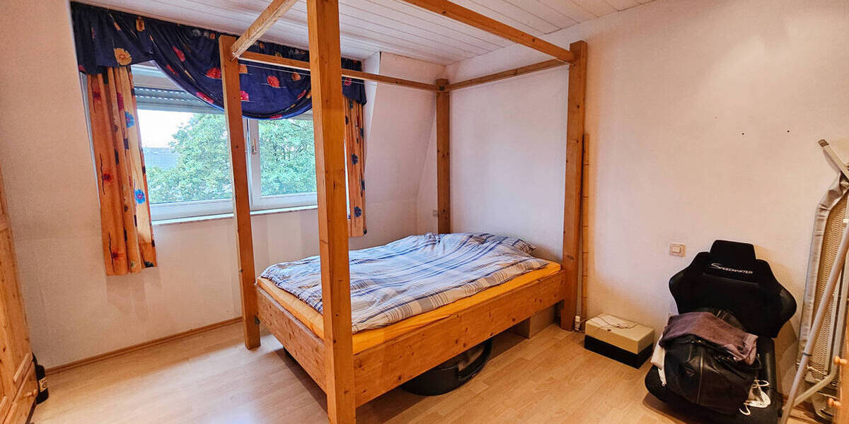 Gut vermietete 2-Zimmer-Dachgeschosswohnung mit Balkon u. Garage im Herzen von Burscheid 2 zimmer