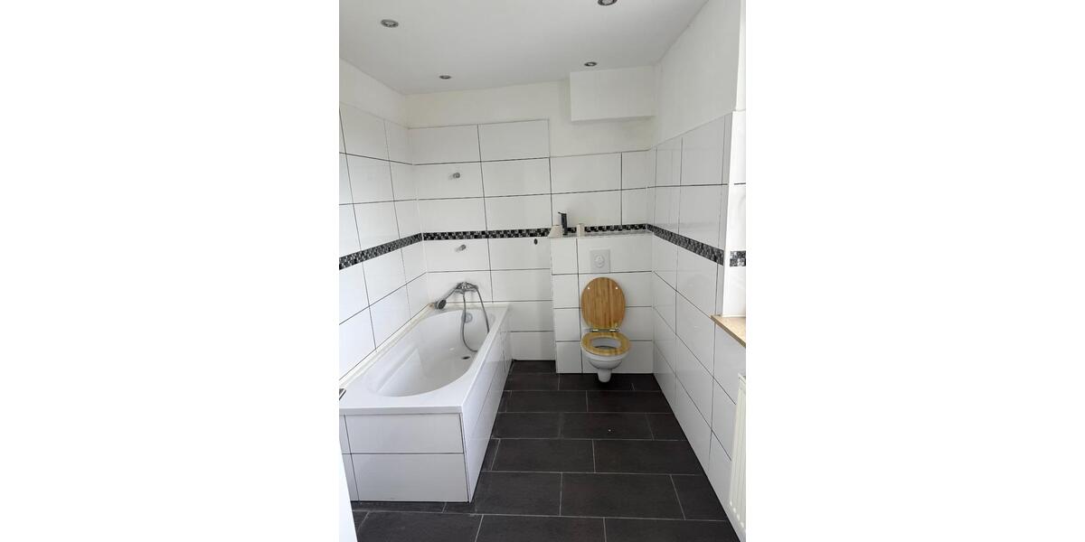 Reihenhaus Düren Distelrath - 5 Zimmer, 110 m&sup2;, 1.200&euro; | Angebot:25352189