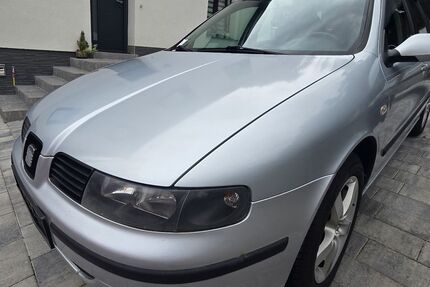 Seat Leon 140.000 km 2.775 &euro; Würzburg 97076