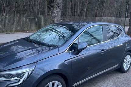 Renault Clio 62.470 km 11.450 &euro; München 81675