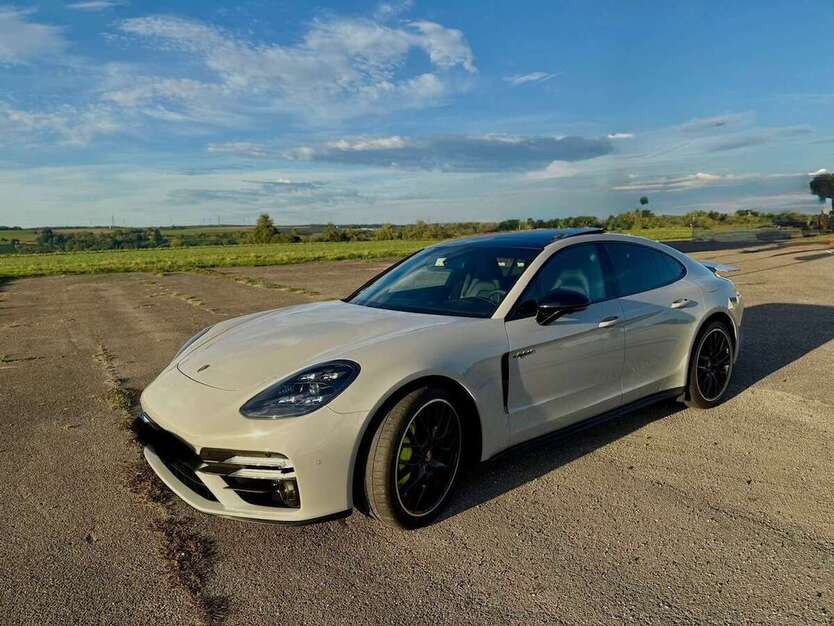 Porsche Panamera 14.700 km 144.900 € Langenbrettach 74243