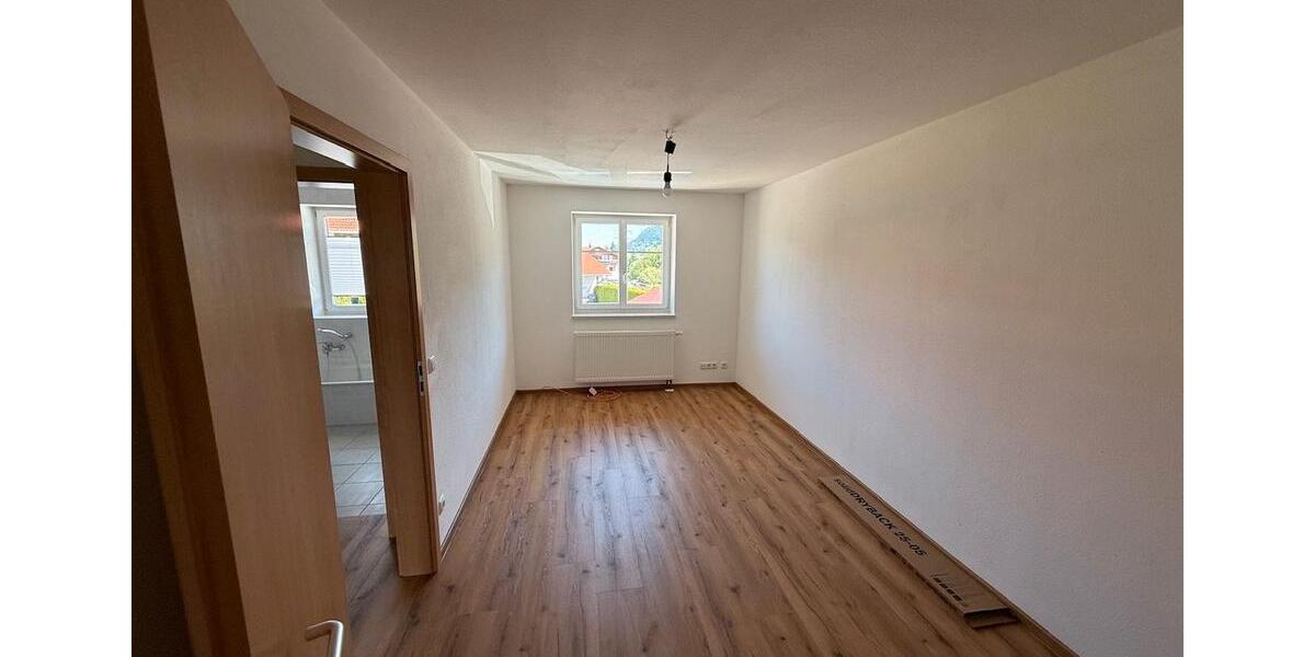 Reihenhaus Rettenberg - 4 Zimmer, 145 m&sup2;, 680.000&euro; | Angebot:27082048