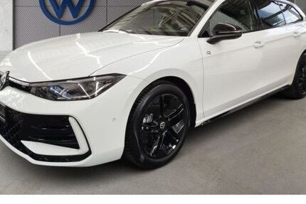 VW Passat Variant 4.500 km 64.360 € Frankfurt 60326