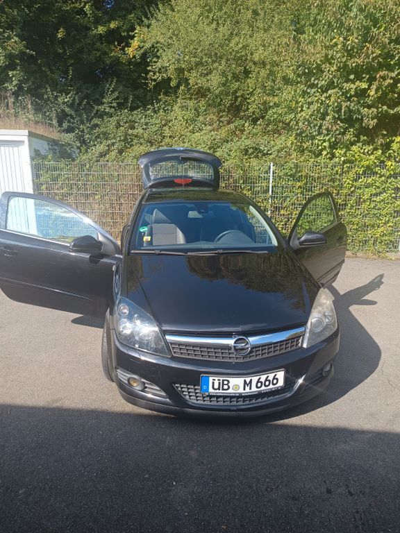 Opel Astra 194.000 km 2.300 € Radolfzell 78315