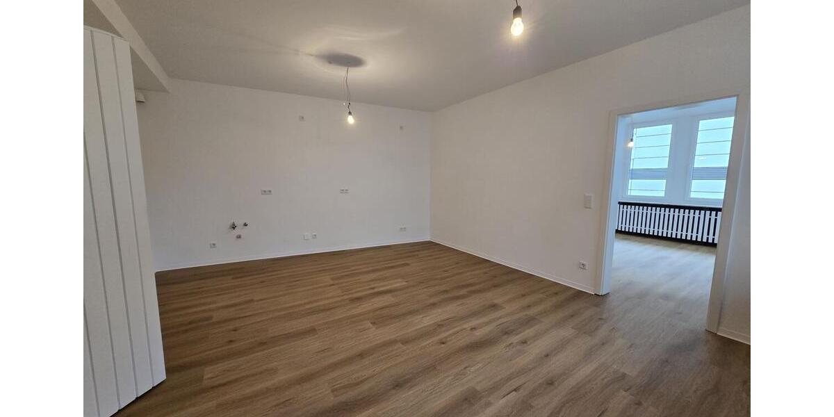 Dachgeschoßwohnung Offenbach am Main - 5 Zimmer, 200 m&sup2;, 2.600&euro; | Angebot:24441320