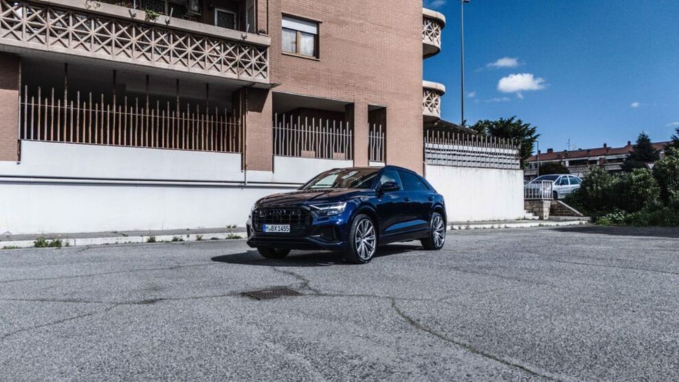 Audi Q8 40.000 km 75.000 € München 80939