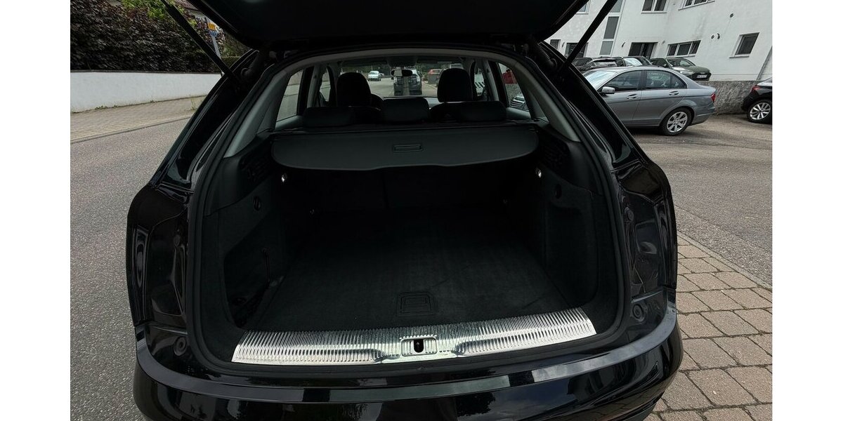 Audi Q3 2.0 TDI Facelift Xenon AHK 116.000 km 13.990 &euro; Neckarsulm 74172