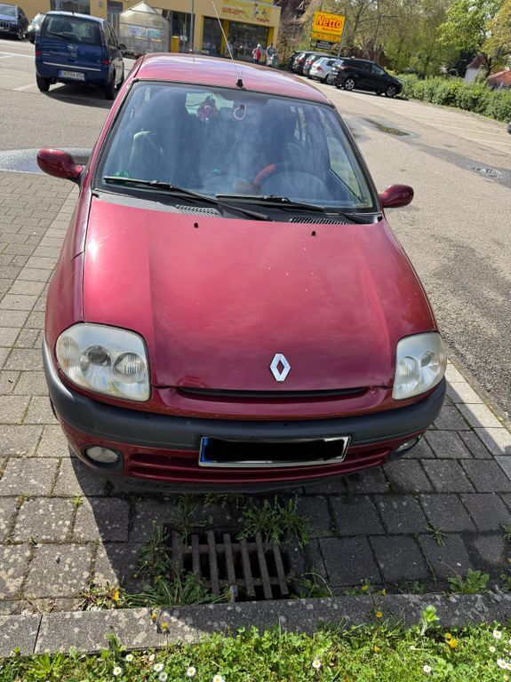 Renault Clio 190.000 km 2.500 € Haslach 77716