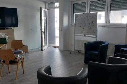 renovierte Gewerbefläche im Erdgeschoss zu vermieten zimmer