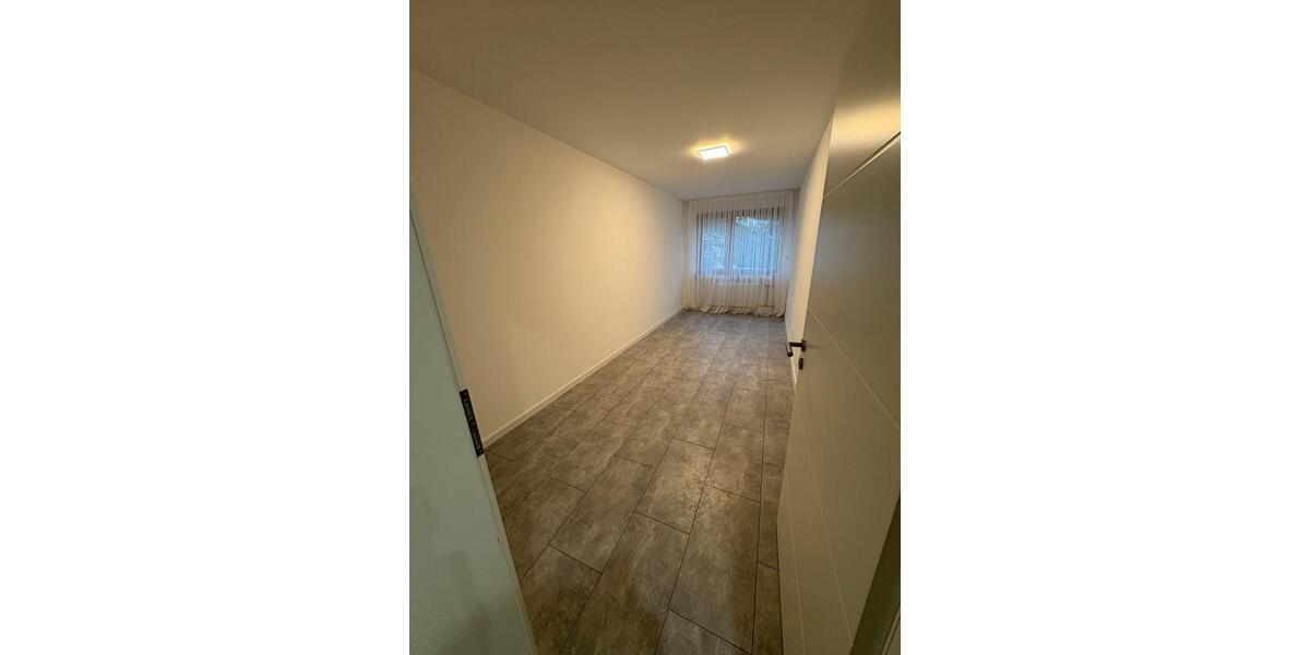 Etagenwohnung Pfullingen - 4 Zimmer, 87 m&sup2;, 1.400&euro; | Angebot:24677397