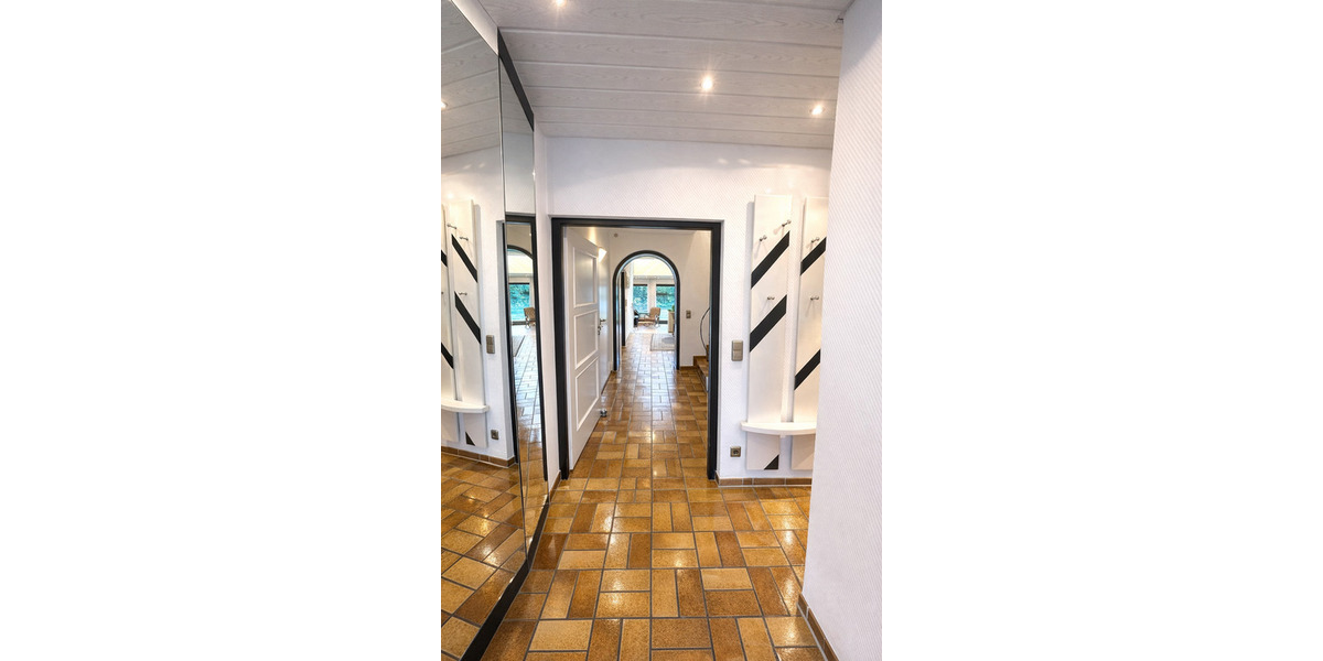 Mehrfamilienhaus, Wohnhaus Filderstadt Bernhausen - 5 Zimmer, 121 m&sup2;, 485.000&euro; | Angebot:25339023