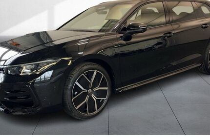 VW Passat Variant 2.569 km 69.950 &euro; Dresden 01169