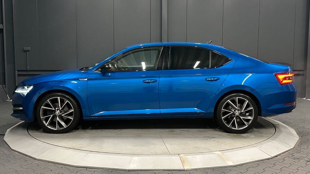 Skoda Superb 83.000 km 30.890 &euro; Helmstedt 38350