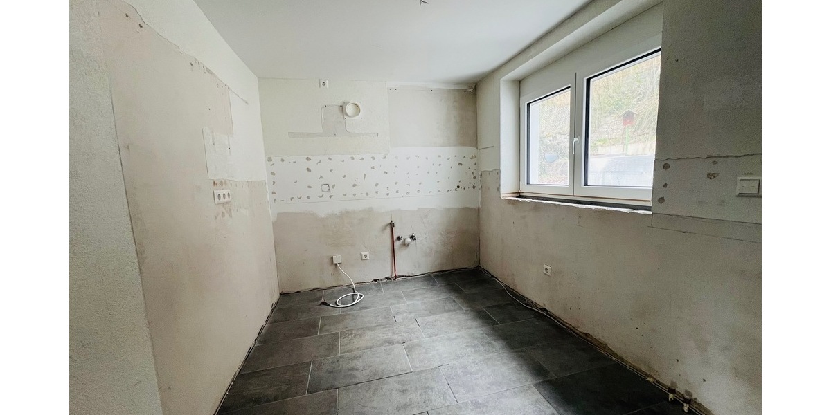 Teilsaniertes Einfamilien-Mehrgenerationenhaus mit Terrasse, Garage und opt. Grundstückserweiterung - Einfamilienhaus Horb am Neckar | Angebot:26083100