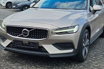 Volvo V60 86.000 km 33.990 &euro; Königswinter 53639