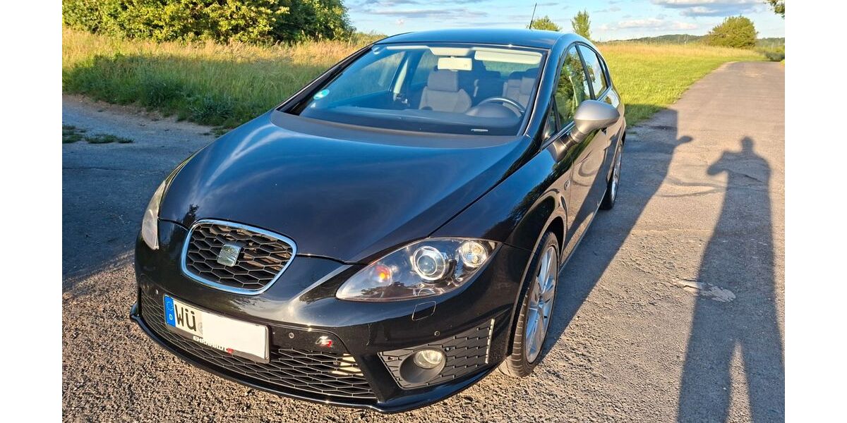 Seat Leon 193.000 km 5.299 &euro; Würzburg 97070