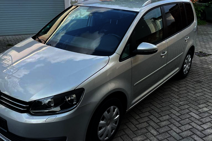 VW Touran 144.000 km 4.444 &euro; Dresden 01139