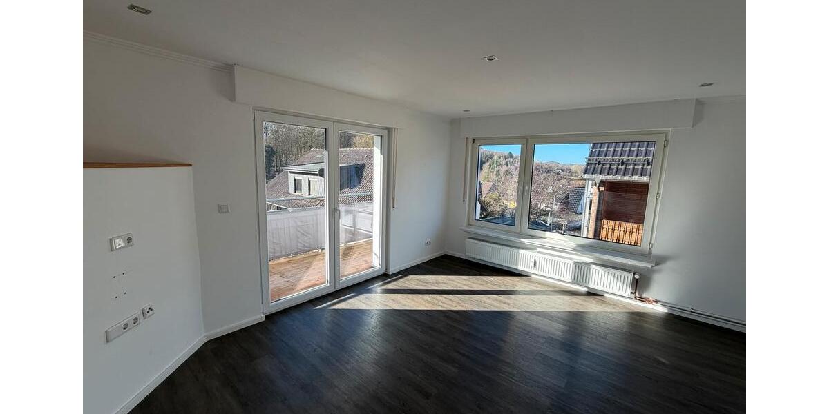 Etagenwohnung Sundern (Sauerland) - 3 Zimmer, 80 m&sup2;, 580&euro; | Angebot:25246330