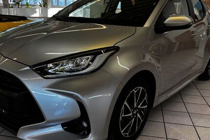 Toyota Yaris 5.973 km 20.990 &euro; Suhl 98529