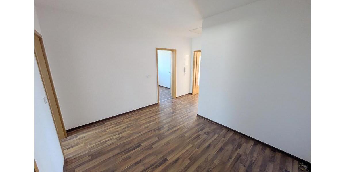 Dachgeschoßwohnung Zwickau - 3 Zimmer, 78 m&sup2;, 595&euro; | Angebot:26404437